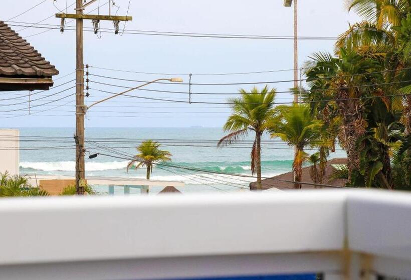 اتاق استاندارد چهارنفره با چشم‌انداز جانبی دریا, Charme Hotel Guarujá Frente Mar