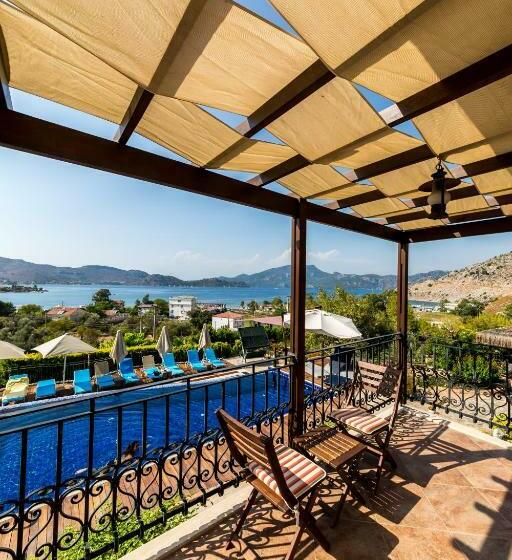 オーシャンビュースタンダードルームバルコニー付き, Badem Tatil Evi