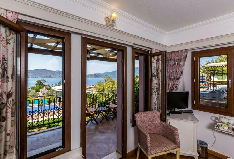 オーシャンビュースタンダードルームバルコニー付き, Badem Tatil Evi