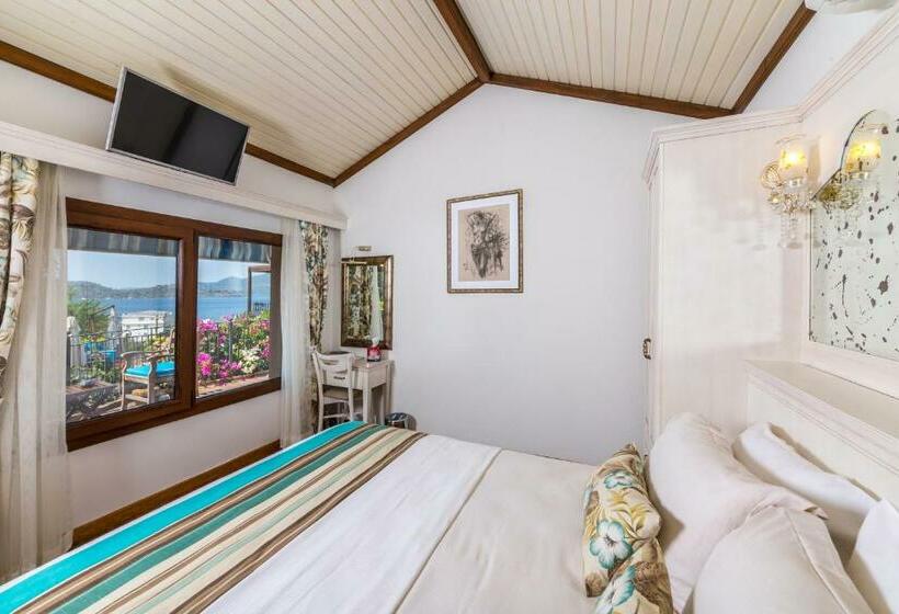 オーシャンビュースタンダードルームバルコニー付き, Badem Tatil Evi