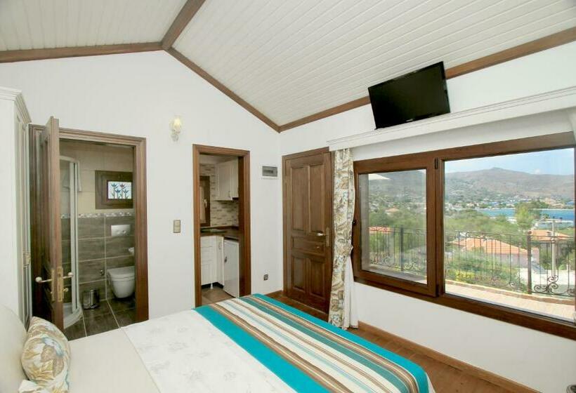 オーシャンビュースタンダードルームバルコニー付き, Badem Tatil Evi