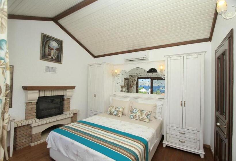 オーシャンビュースタンダードルームバルコニー付き, Badem Tatil Evi