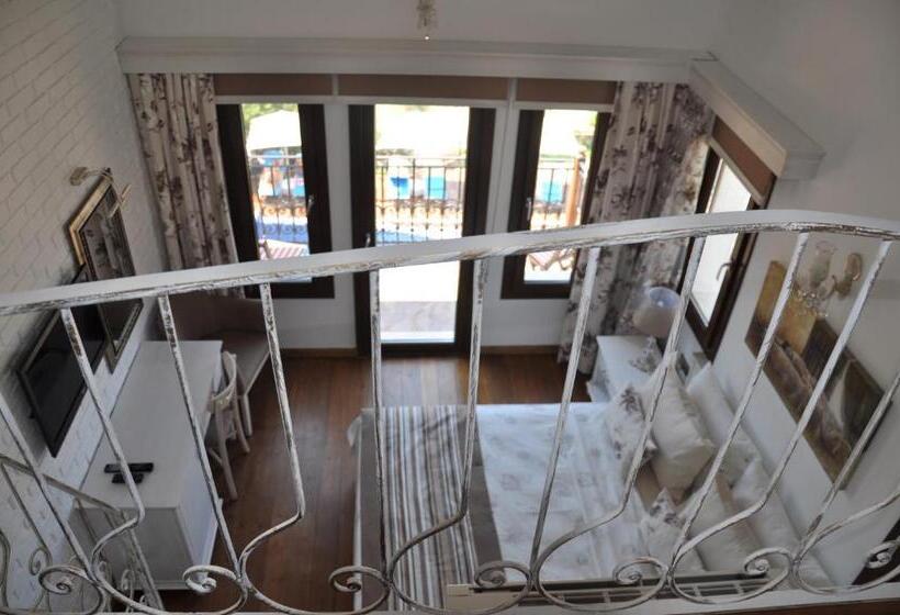 オーシャンビューデラックスルーム, Badem Tatil Evi