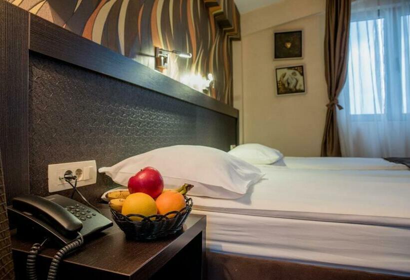 اتاق اکونومی, Crnogorska Kuća