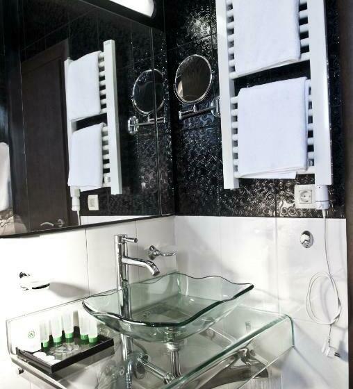 اتاق اکونومی, Crnogorska Kuća