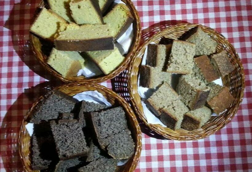 اتاق اکونومی, Crnogorska Kuća