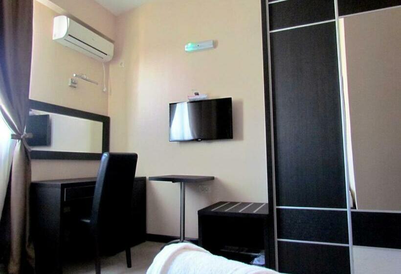 اتاق اکونومی, Crnogorska Kuća