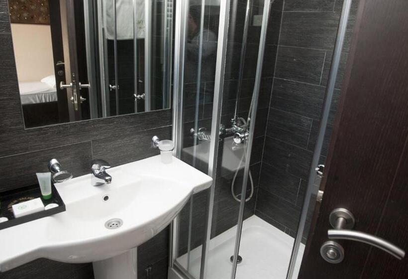 اتاق استاندارد یک نفره, Crnogorska Kuća