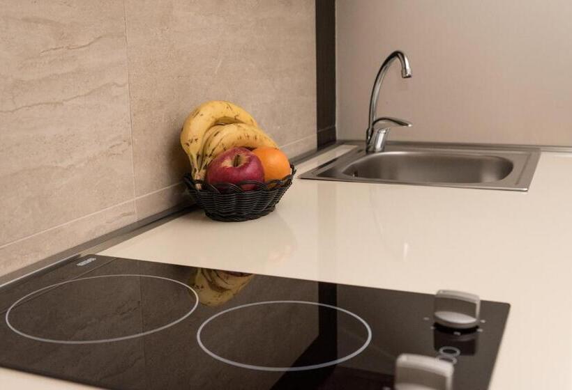 آپارتمان لوکس 1 خوابه, Crnogorska Kuća