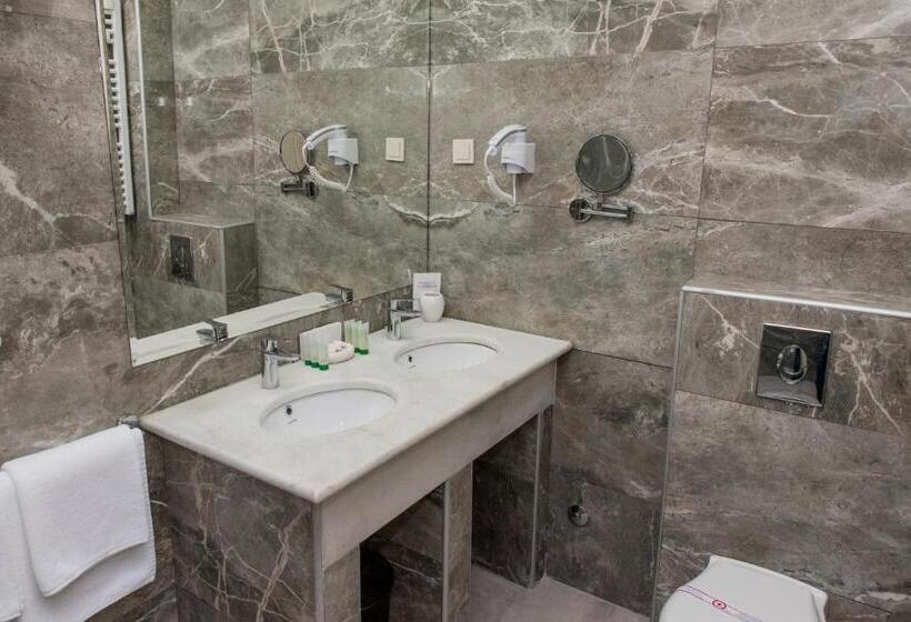 آپارتمان لوکس 1 خوابه, Crnogorska Kuća