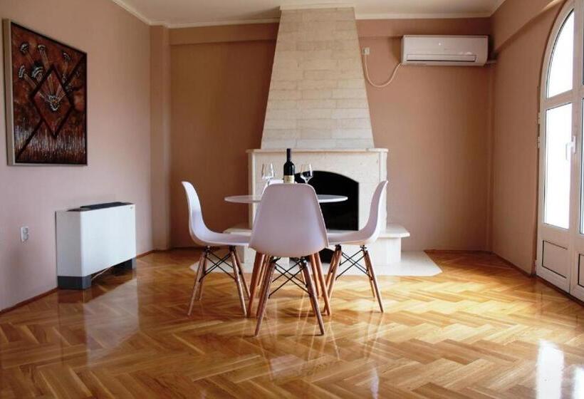 آپارتمان 1 خوابه, Crnogorska Kuća