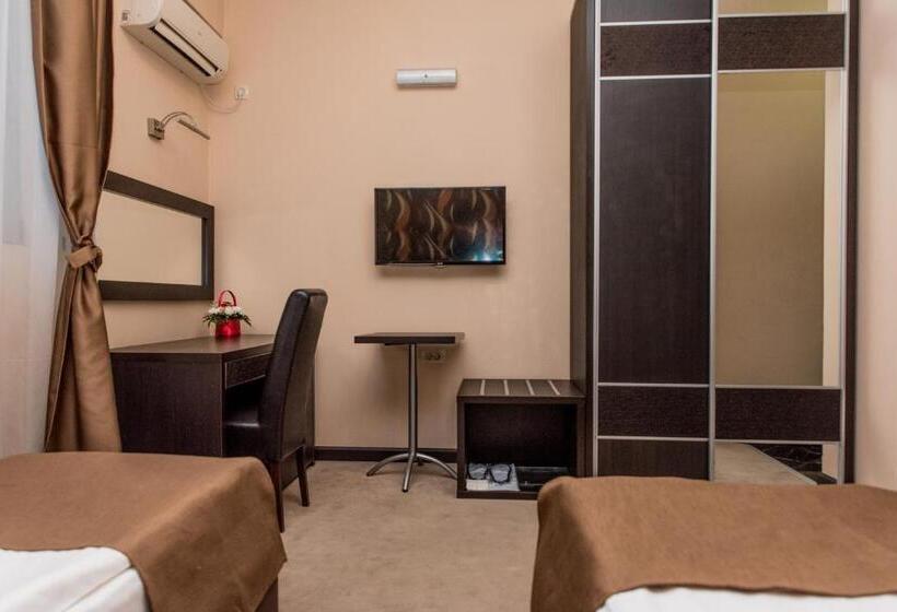 اتاق استاندارد یک نفره, Crnogorska Kuća