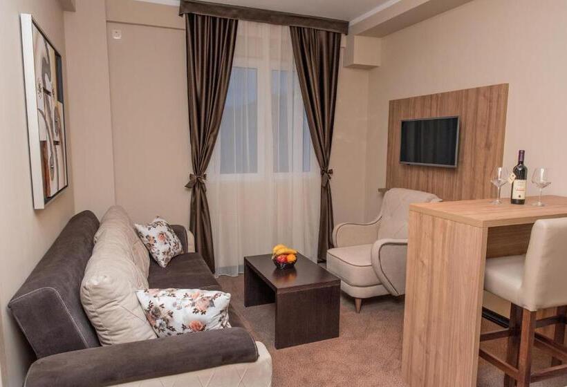 آپارتمان لوکس 1 خوابه, Crnogorska Kuća