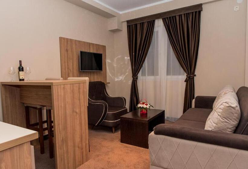 آپارتمان لوکس 1 خوابه, Crnogorska Kuća