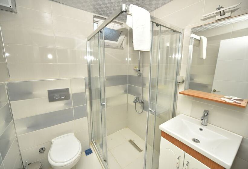 Standard Room Garden View, Garden Ada