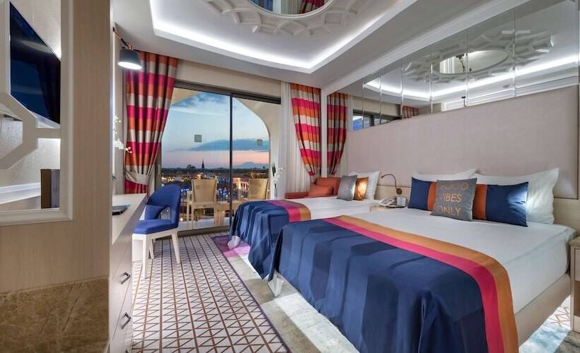 اتاق استاندارد با چشم‌انداز استخر, Granada Luxury Belek   Family Kids Concept