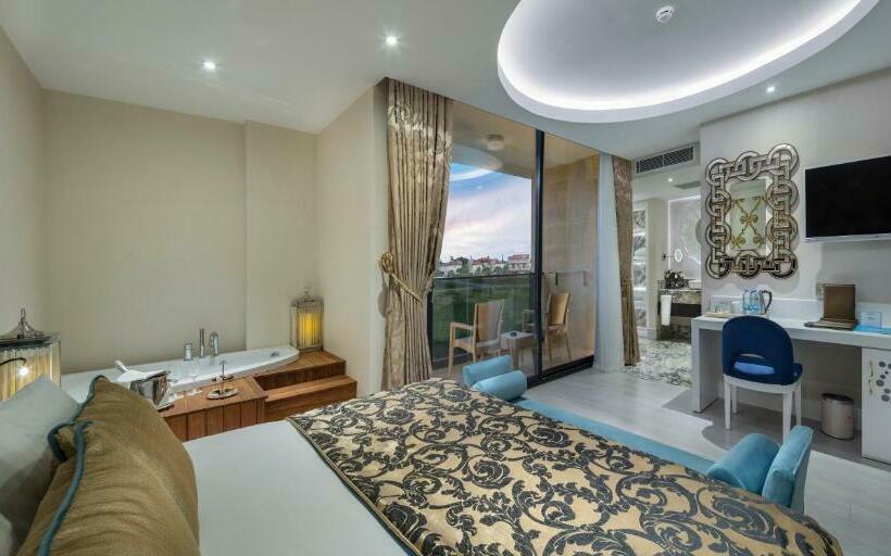 Вилла с 1 спальней и бассейном, Granada Luxury Belek   Family Kids Concept