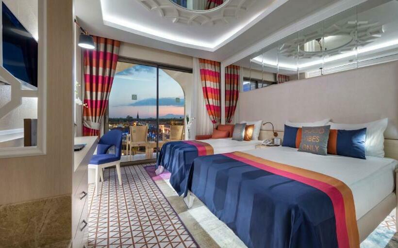 חדר סטנדרט נוף לבריכה, Granada Luxury Belek   Family Kids Concept