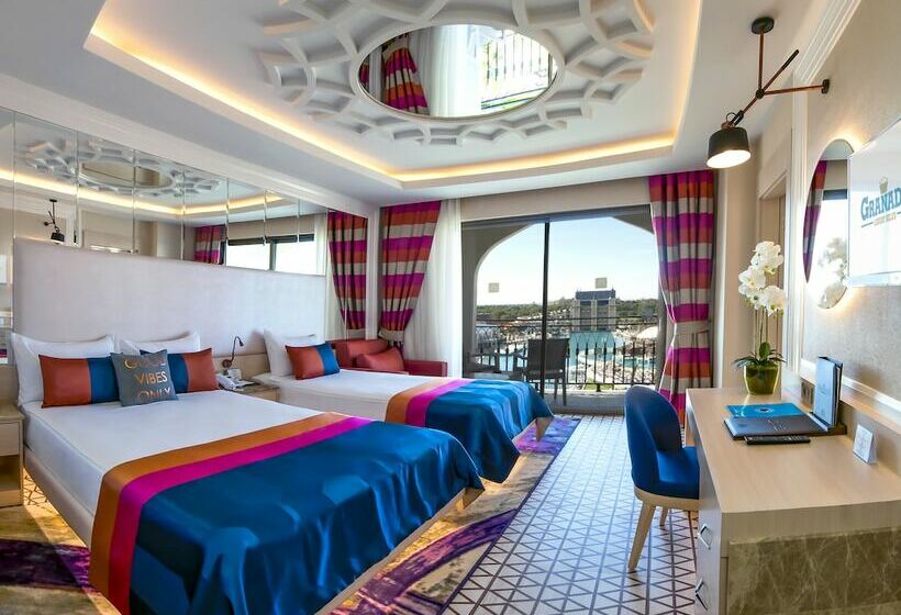 Habitación Estándar Vista Piscina, Granada Luxury Belek   Family Kids Concept