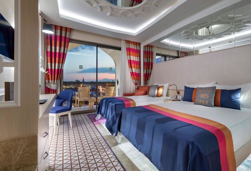 اتاق استاندارد با چشم‌انداز استخر, Granada Luxury Belek   Family Kids Concept