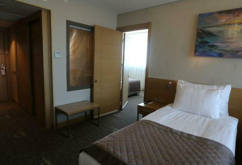 اتاق استاندارد برای معلولان, Ramada By Wyndham Bursa Cekirge Thermal & Spa
