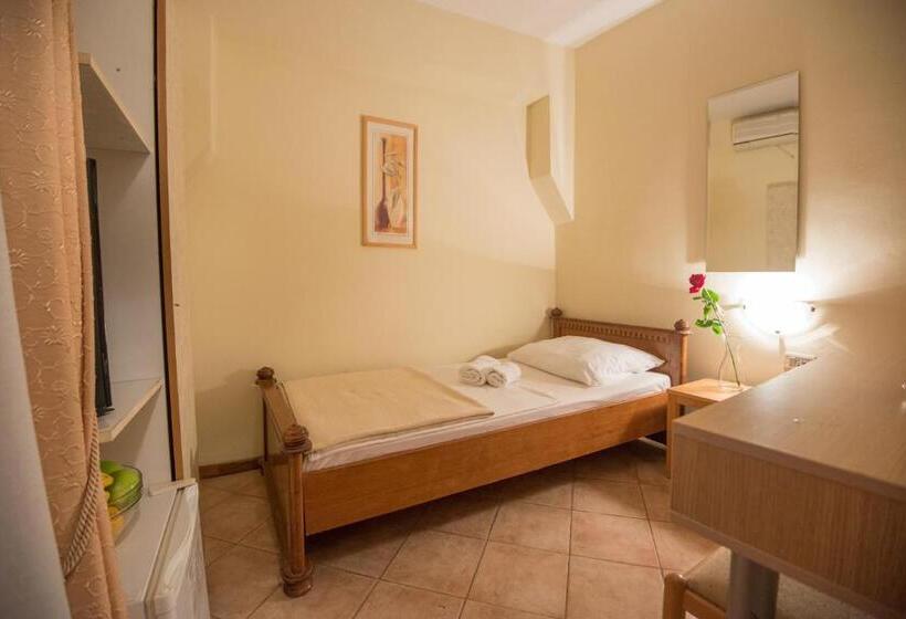 Standard Single Room, Rendez Vous