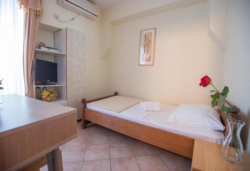 Standard Single Room, Rendez Vous