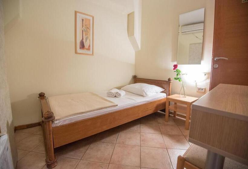 Standard Single Room, Rendez Vous