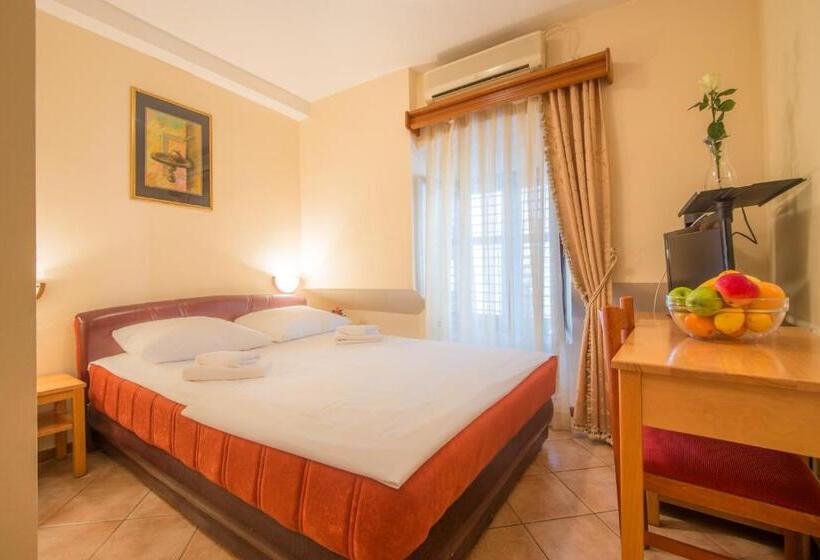 Standard Room, Rendez Vous