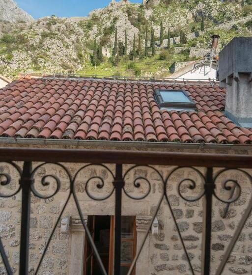 Standard Room, Rendez Vous