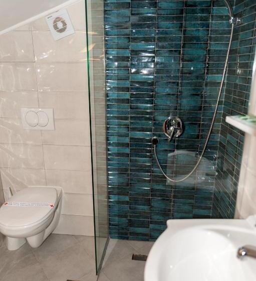 Standard Triple Room, Rendez Vous