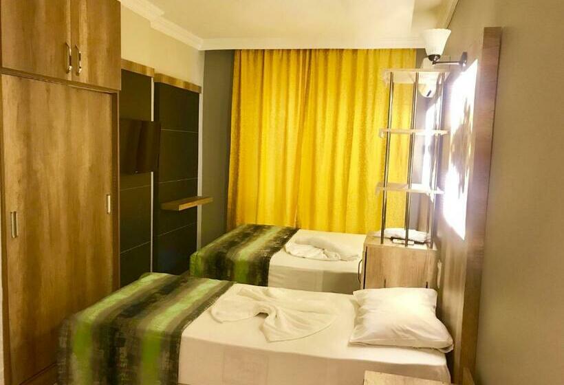 اتاق استاندارد سه نفره, Star Palace