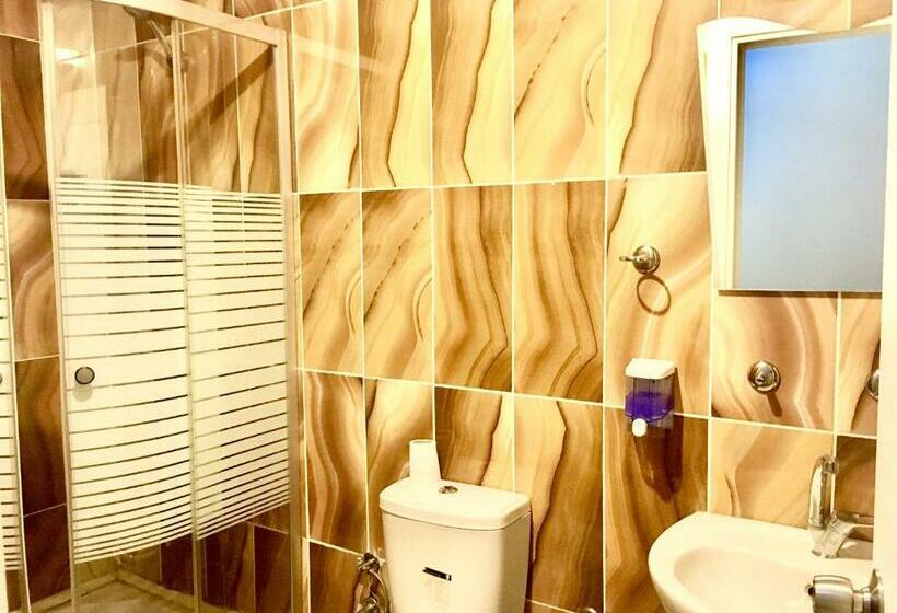 اتاق استاندارد سه نفره, Star Palace