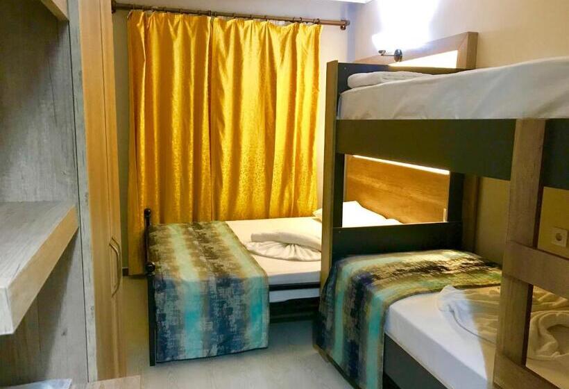 اتاق خانوادگی, Star Palace