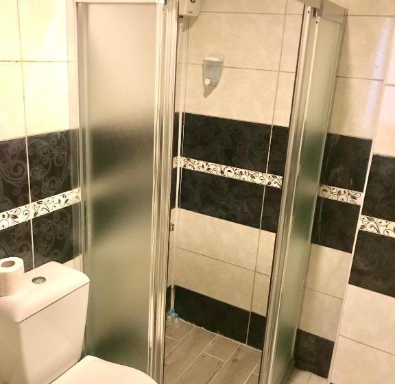 اتاق خانوادگی, Star Palace