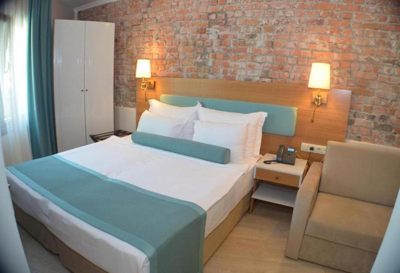 חדר משפחתי נוף לגינה, Sardinia Otel