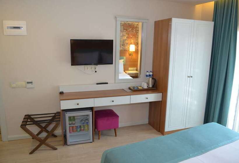 חדר משפחתי נוף לגינה, Sardinia Otel