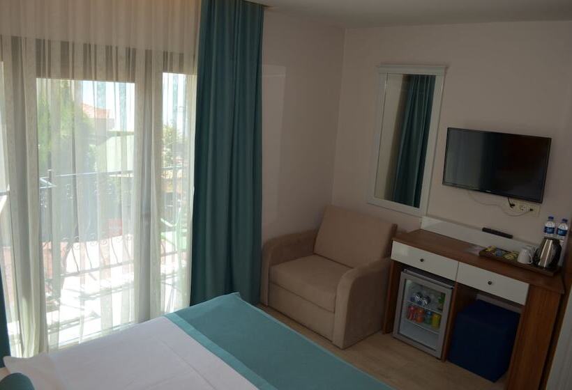 חדר משפחתי נוף לגינה, Sardinia Otel