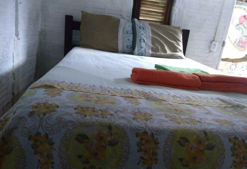 标准三人间共用浴室, Pousada Do Melo