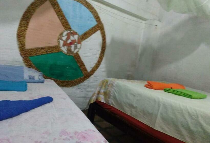 标准三人间共用浴室, Pousada Do Melo