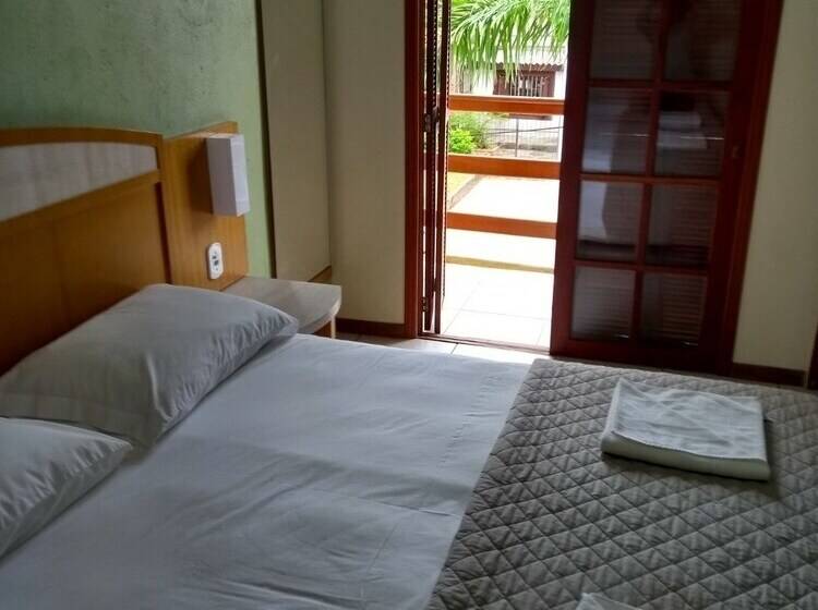 غرفة قياسية ثلاثية, Pousada Esquina Do Sol