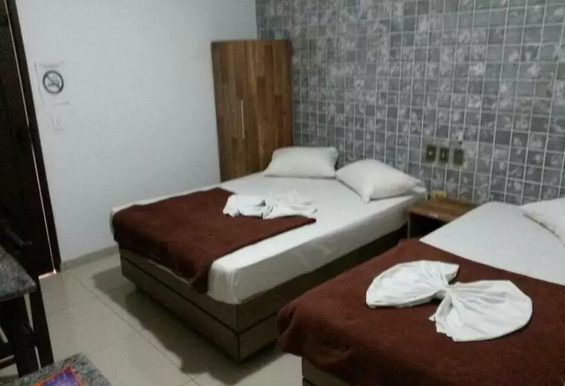 Deluxe Kolmen Hengen Huone, Barrocos