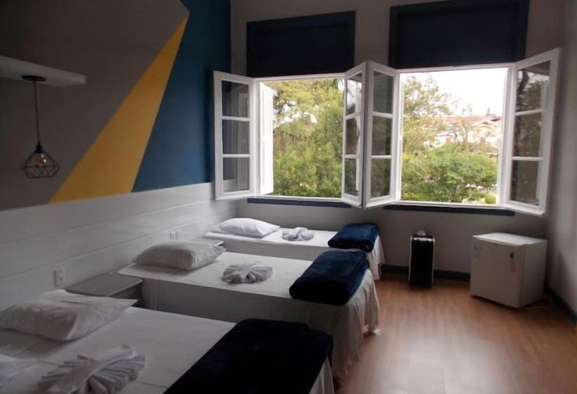 Четырехместный Номер Стандарт, Mova Hotel D Oeste Localizado Em Frente A Praça Principal Da Cidade, Na área Central Pé Na Praça