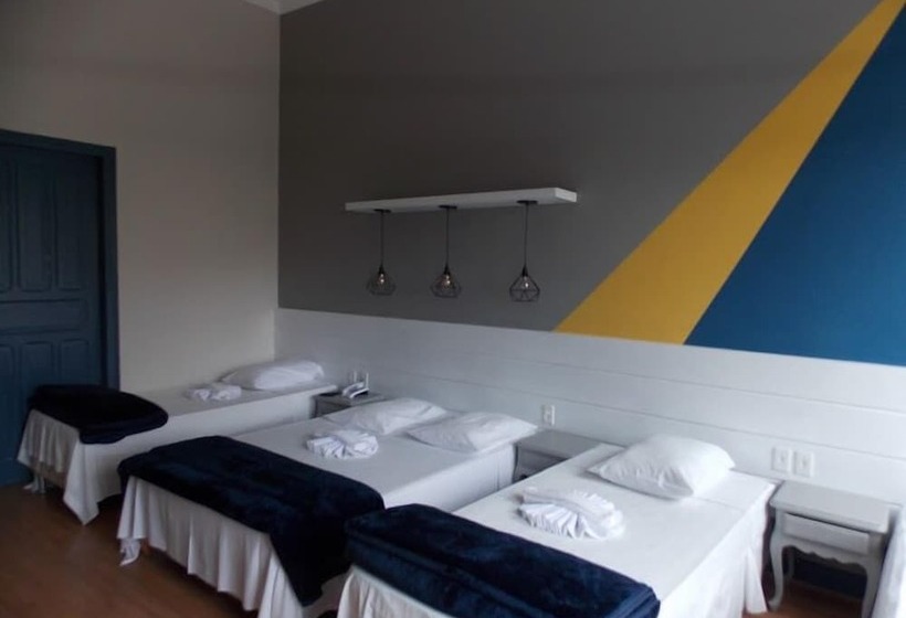 Четырехместный Номер Стандарт, Mova Hotel D Oeste   Localizado Em Frente A Praça Principal Da Cidade, Na área Central   Pé Na Praça