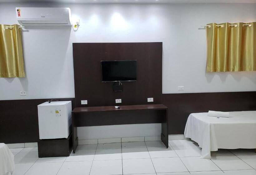 패밀리 룸, New Center