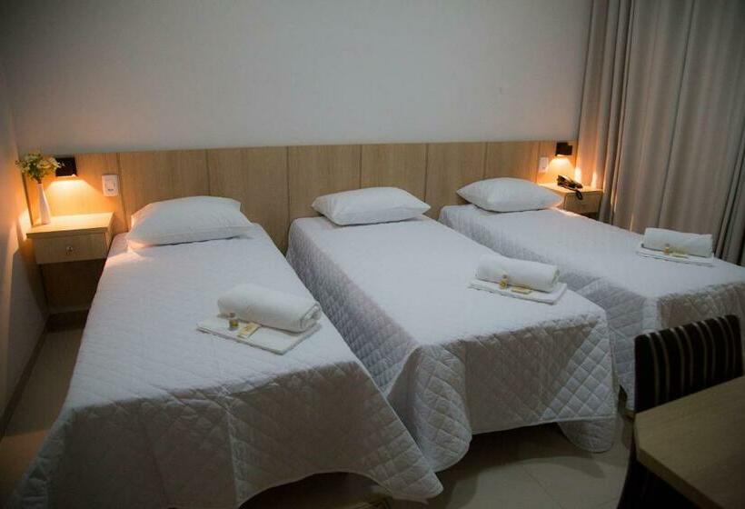 غرفة ديلوكس ثلاثية, San Gennaro