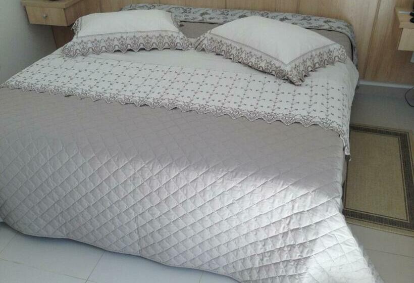 غرفة قياسية, San Gennaro