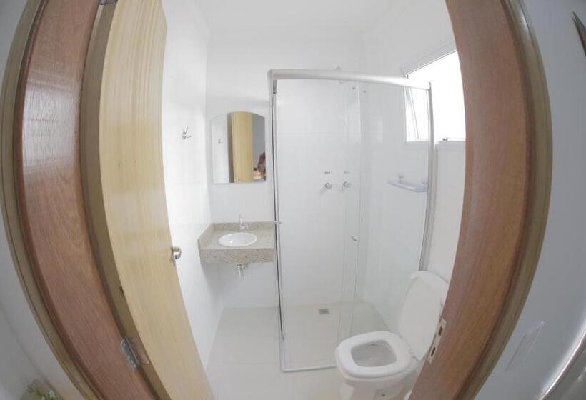 غرفة قياسية ثلاثية, San Gennaro