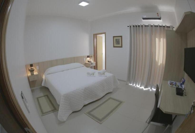 غرفة قياسية سرير كينج, San Gennaro