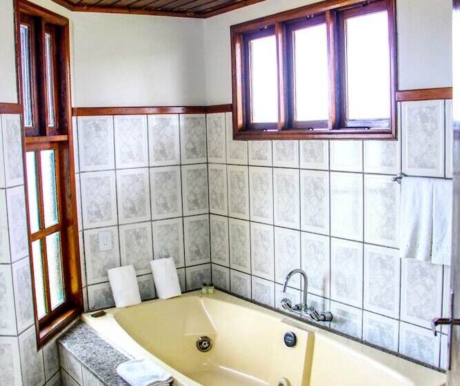 חדר משפחתי, Makaira Beach Resort